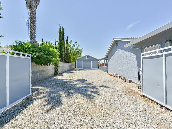3rd image of 8664 Hallboro Ct