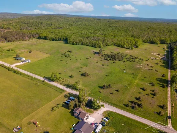 1336 W Huffman Lake Rd, Vanderbilt, MI 49795