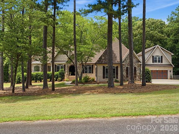 3rd image of 2894 Lakeshore Dr