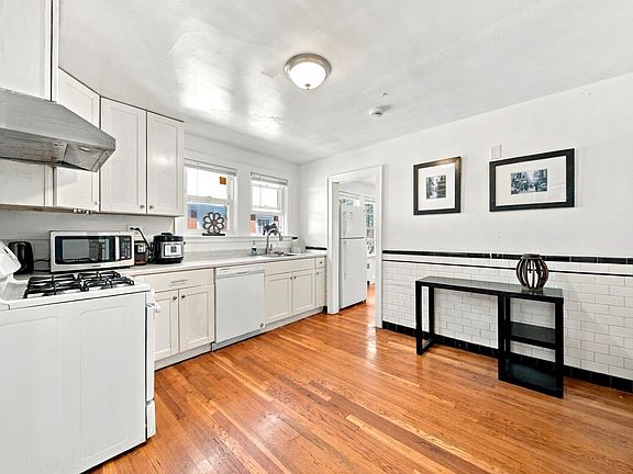 4th image of 7 Portina Rd