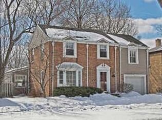 1511 W Oakton St, Arlington Heights, IL 60004