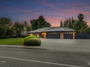 2113 Old Farm Rd, Bakersfield, CA 93312