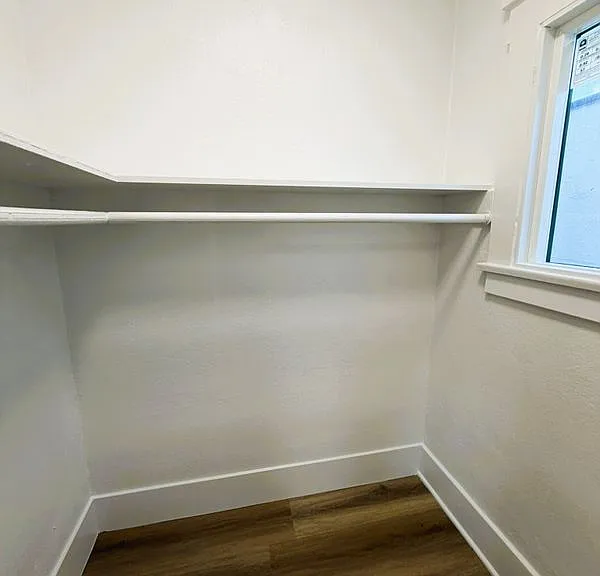 1175 E Broadway — Photo 12