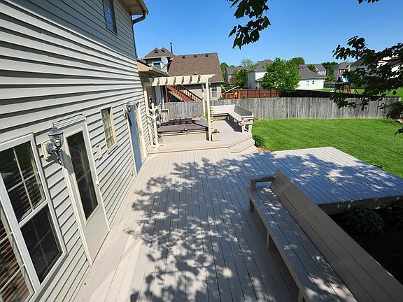 5th image of 6905 Russet Dr