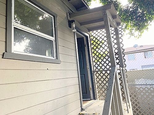 3rd image of 4360 1/2 Willow Brook Ave