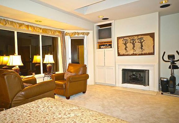 3rd image of 8536 Avalon Dr