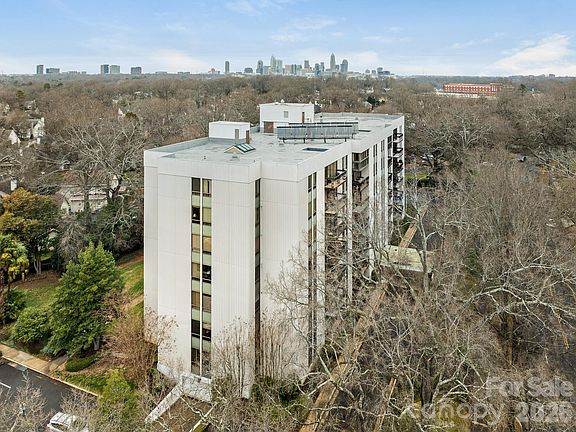 2nd image of 2222 Selwyn Ave APT 507