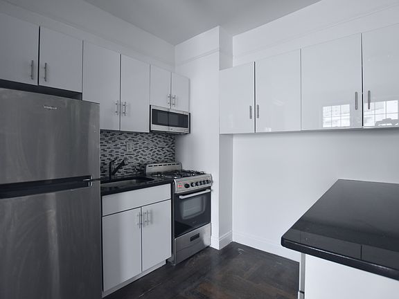 4th image of 1 Bank St APT 5G
