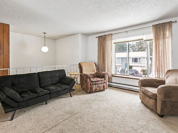 4th image of 10619 56th Ave NE