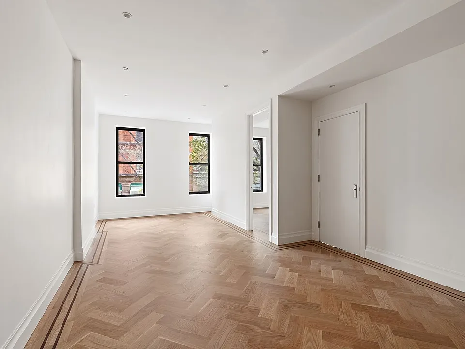 80 7th Ave #3