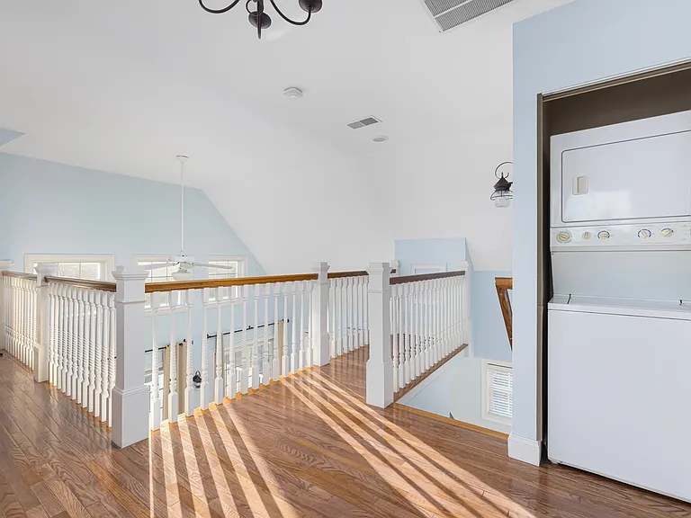 57 Foster St — Photo 15