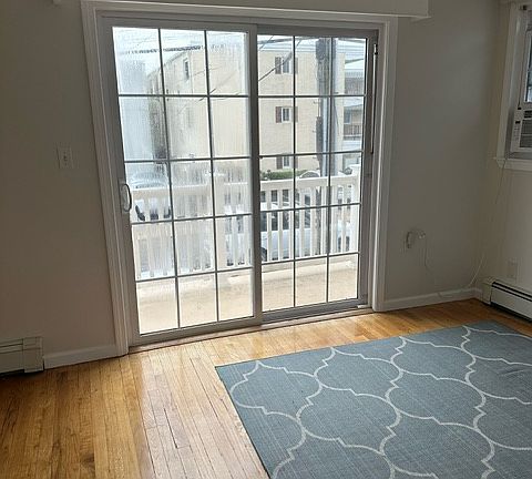 4th image of 34 Fremont Ave #6A