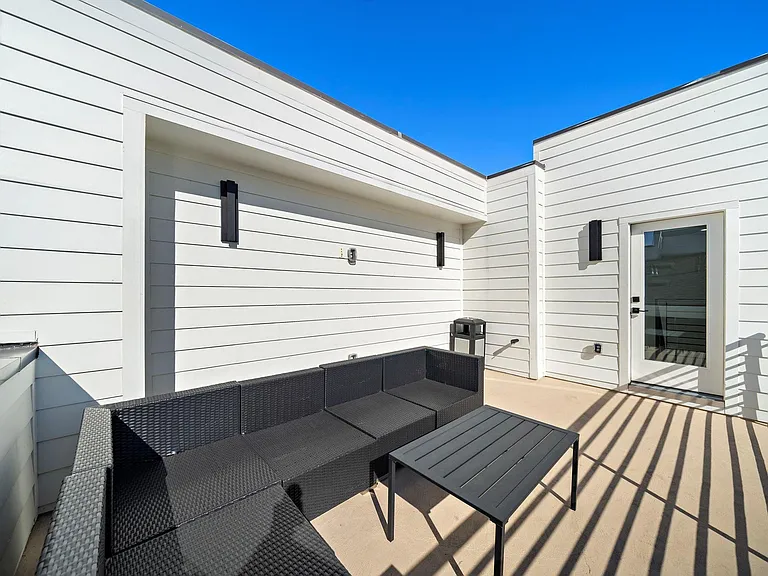 3513 Hutchins St — Photo 35