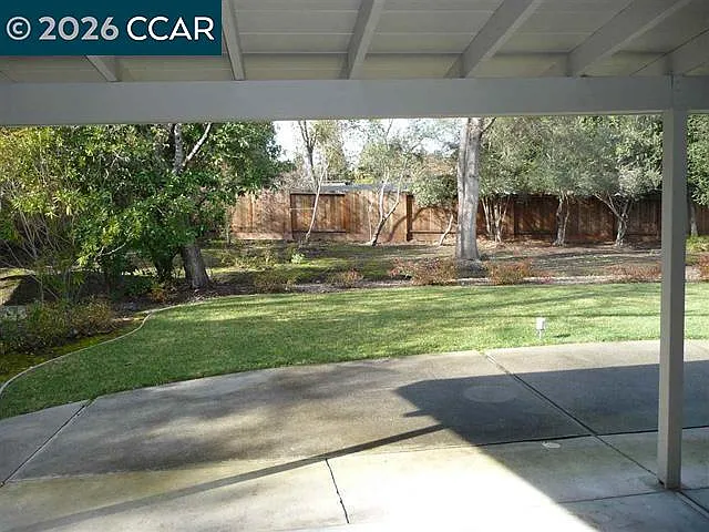 324 Glendora Cir — Photo 8