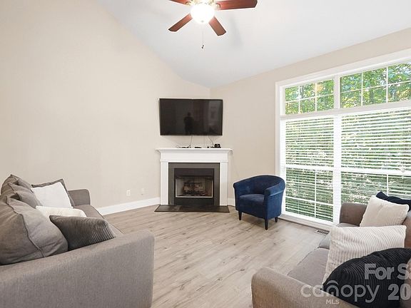 3rd image of 14010 Wild Elm Rd