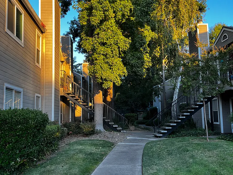 9101 Newhall Dr #13 — Photo 8