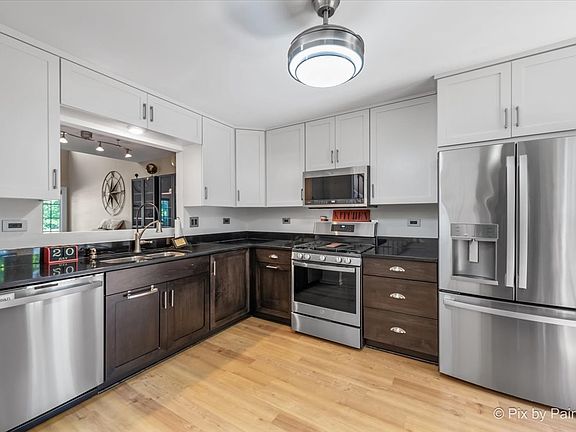 3rd image of 323 Wentworth Cir