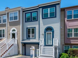 8322 Linden Oaks Ct, Lorton, VA 22079