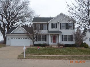 2805 E 58th St, Davenport, IA 52807