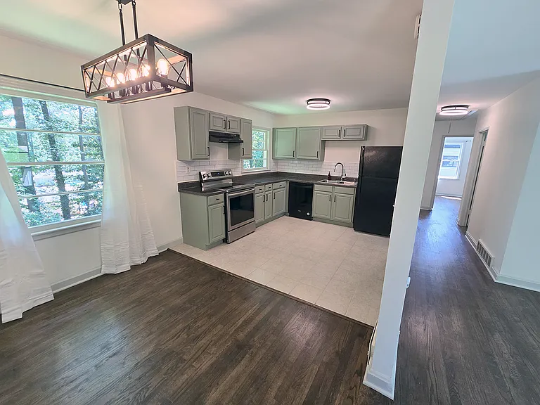 2863 Catalina Dr — Photo 16