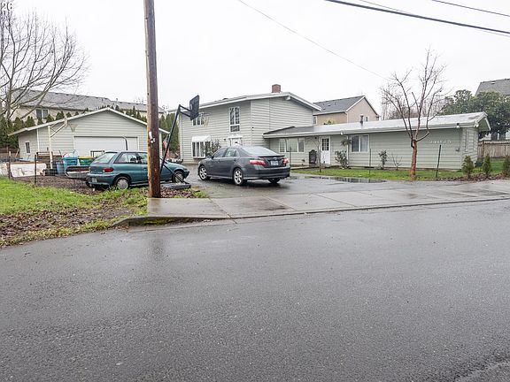 3rd image of 34035 SE Elm St