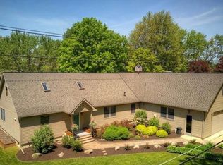 11530 Portage Lake Ave, Pinckney, MI
