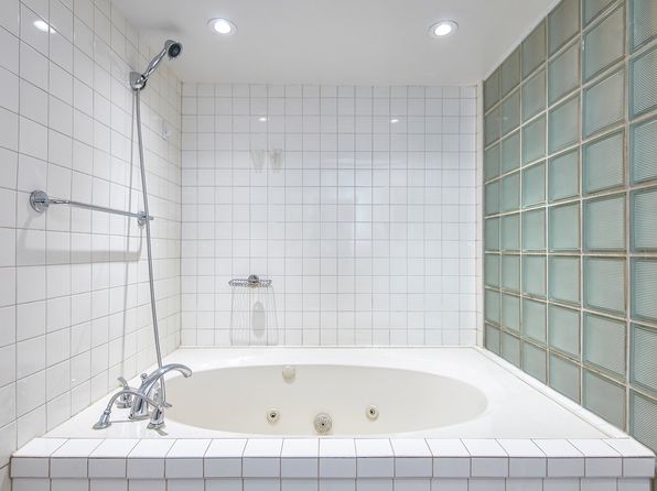 2 bedroom rental in Vancouver — photo 13