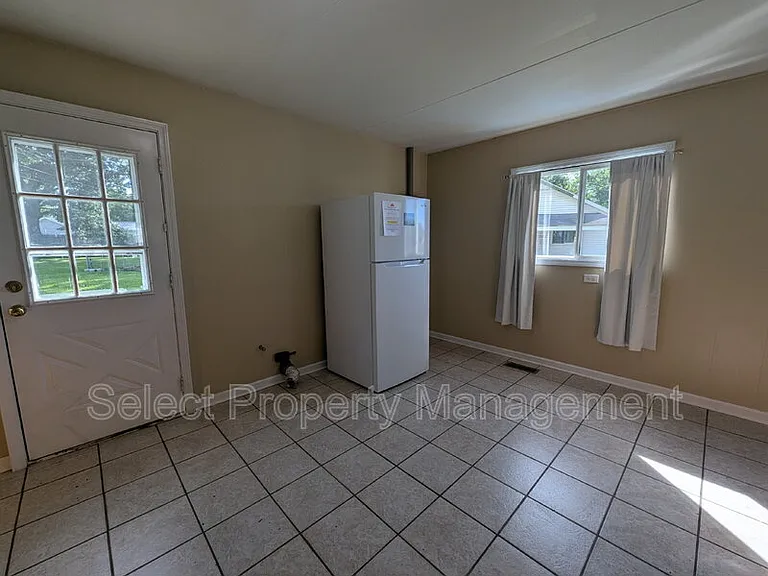 926 Houston Dr — Photo 7