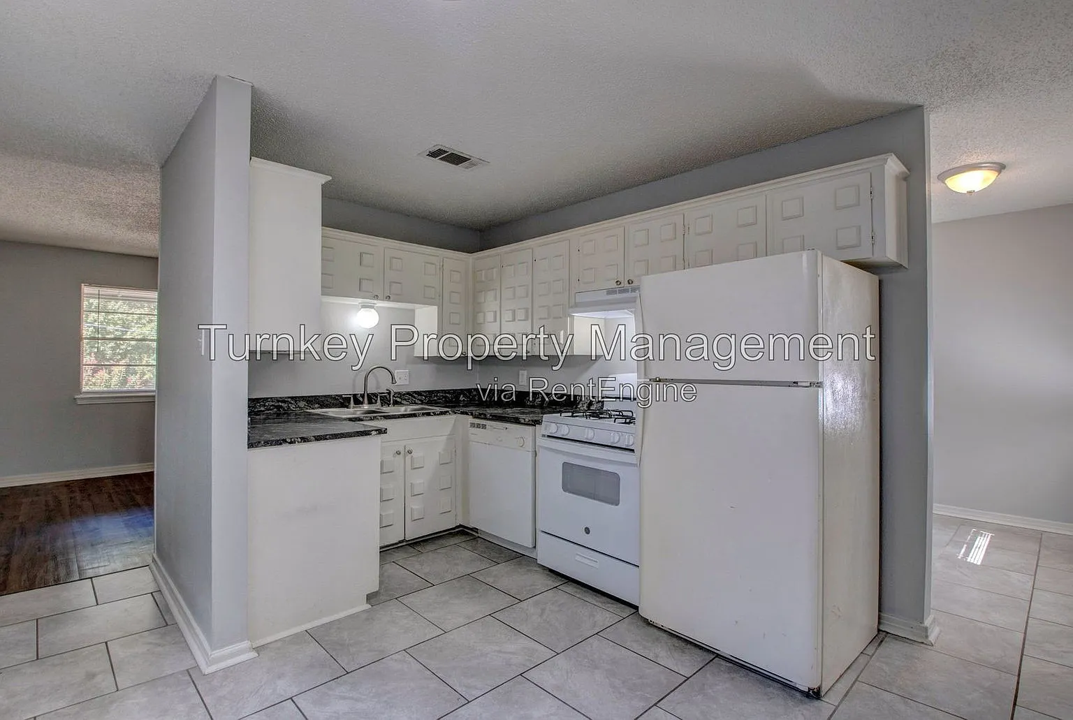 2 bed, 1.0 bath, 900 sqft, $800 — Photo 3