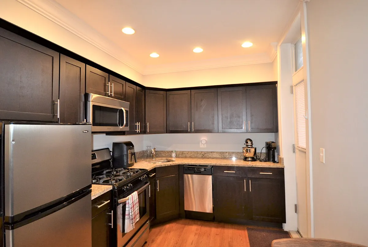 Building Photo - 4405 N Rockwell St #1