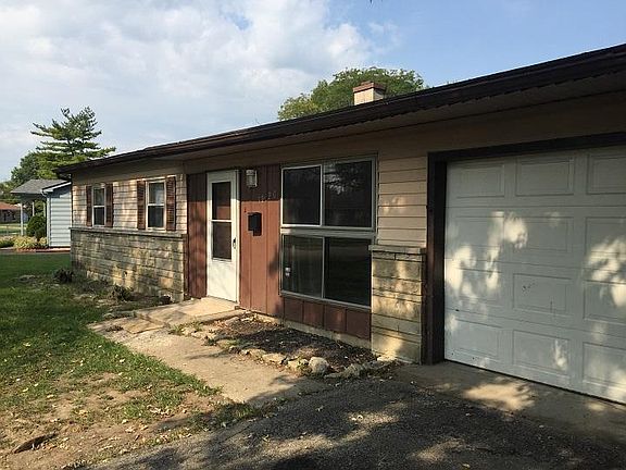 2nd image of 3020 N Roseway Dr