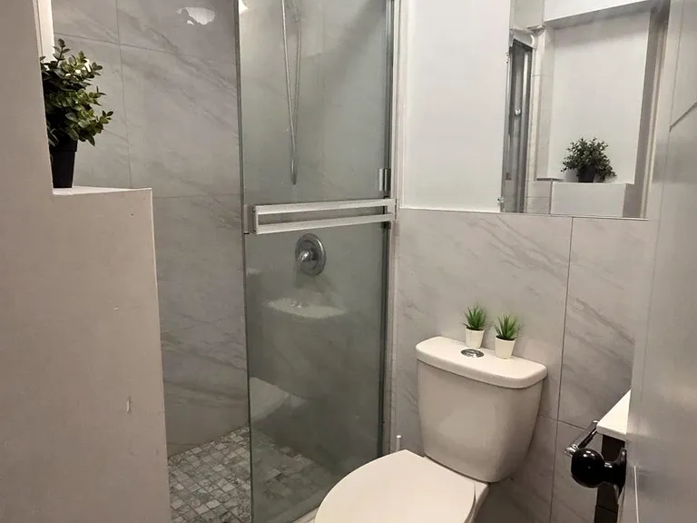 3771 Frances St #BASEMENT — Photo 11