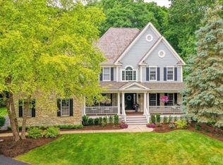 25660 N Countryside Dr, Lake Barrington, IL 60010