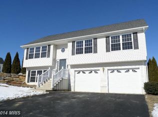 196 Knox Dr, Hedgesville, WV 25427