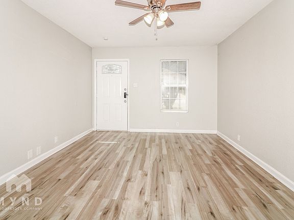 5th image of 1914 Roslyn St