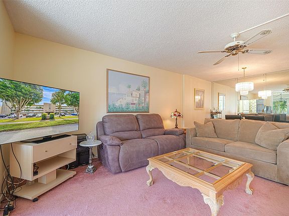3rd image of 414 SE 10th Street #101