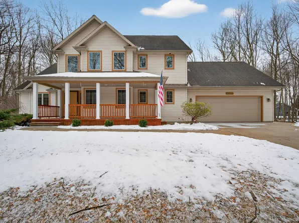 2040 E Roxbury Ct, Midland, MI 48642