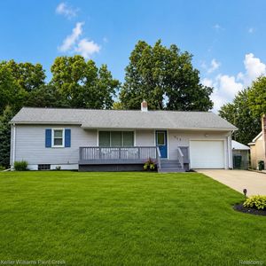717 Mariday Dr, Lake Orion, MI, 48362