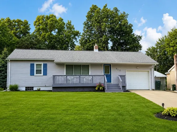 717 Mariday Dr, Lake Orion, MI 48362