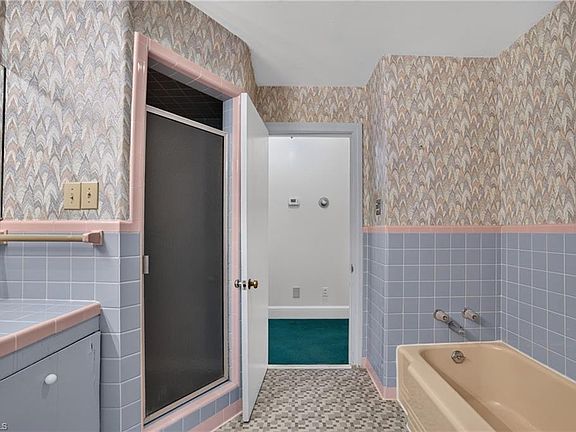 45th image of 801 Cliftwood Dr