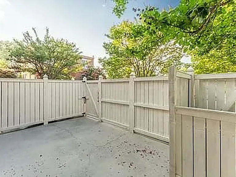 1422 W Cary St — Photo 12