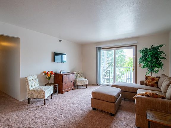 2nd image of 1088 E Chicago Blvd #7