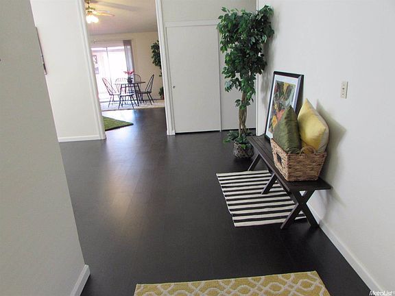 3rd image of 1608 Grove Ave