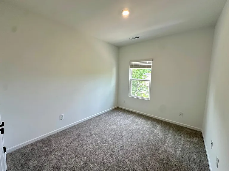 1556 Blanche St — Photo 16