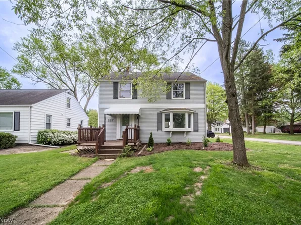 227 Zeta St, Ravenna, OH 44266