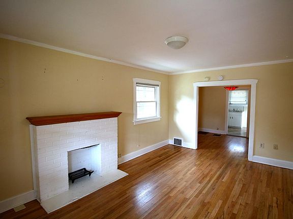 2nd image of 495 N Clarkson St