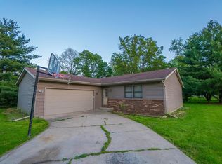 1091 Shoreline Rd, Crown Point, IN 46307
