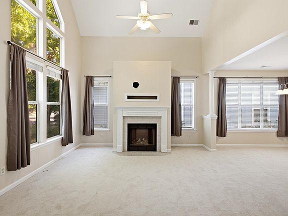 5th image of 1277 Island Pl E
