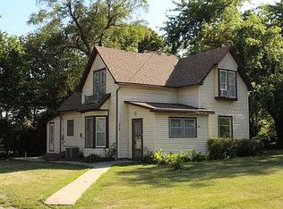 315 W 2nd St, Douglas, NE 68344