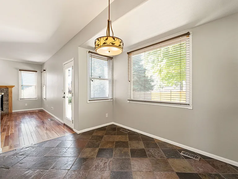 2313 Timber Creek Dr — Photo 8